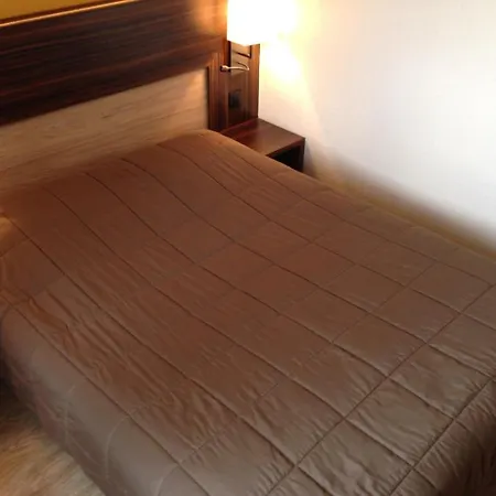 Hotel Mg Отель Клермон-Ферран